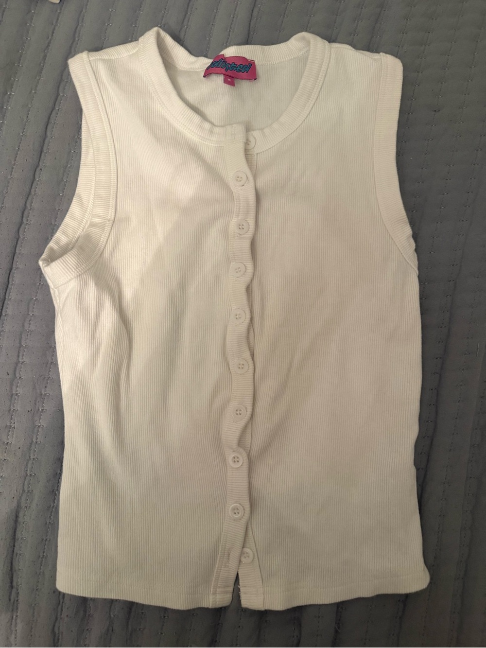 Edikted White Ribbed Sleeveless Button-Front Top